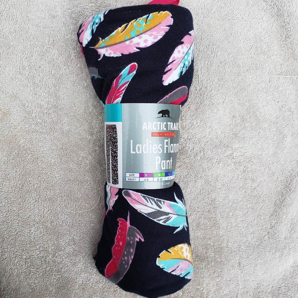 Artic Trail  Flannel Lounge Pants Black w/Feathers